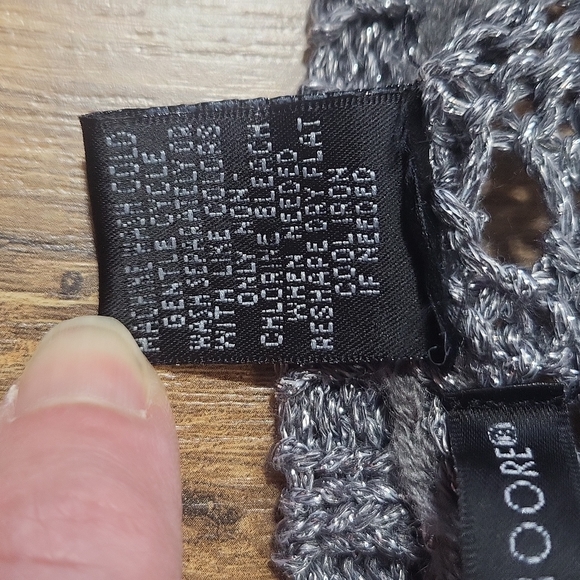 PRESWICK & MOORE Gray Silver Metallic Open Weave Crew Neck Sweater - Picture 8 of 11